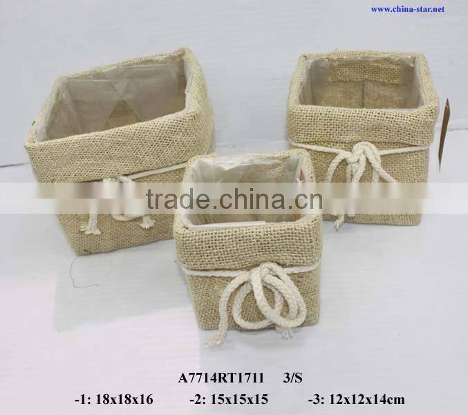 empty gift basket jute