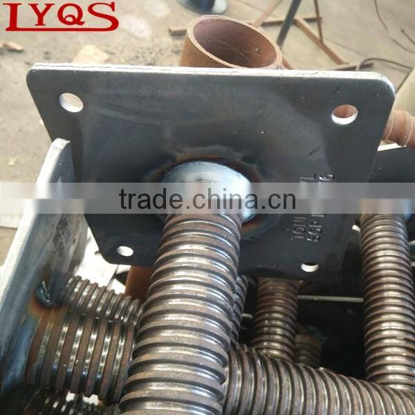 Adjustable base jack scaffolding leg