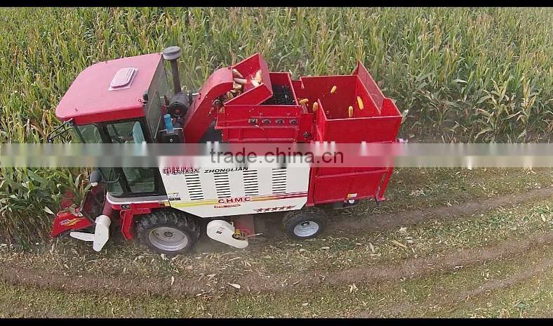 Mini corn picker for corn cobs