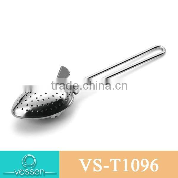 Teapot shaped tea accessory