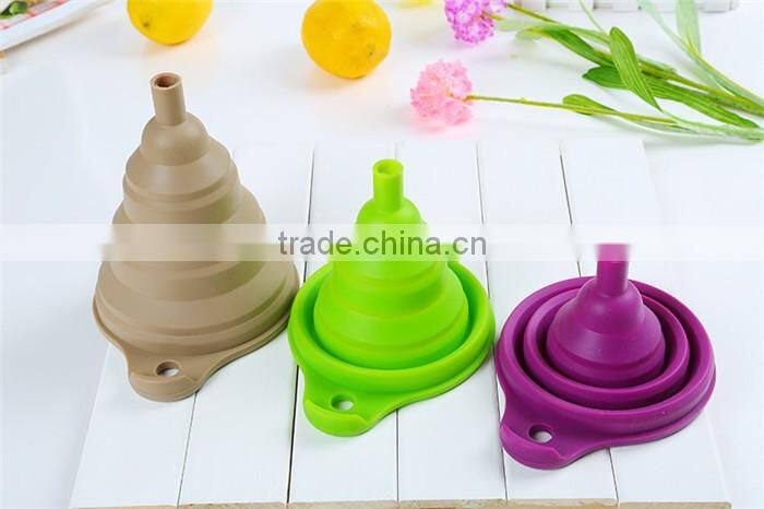 Beautiful And Portable/Mini Kitchen Collapsible/Folding/Foldable silicone funnel