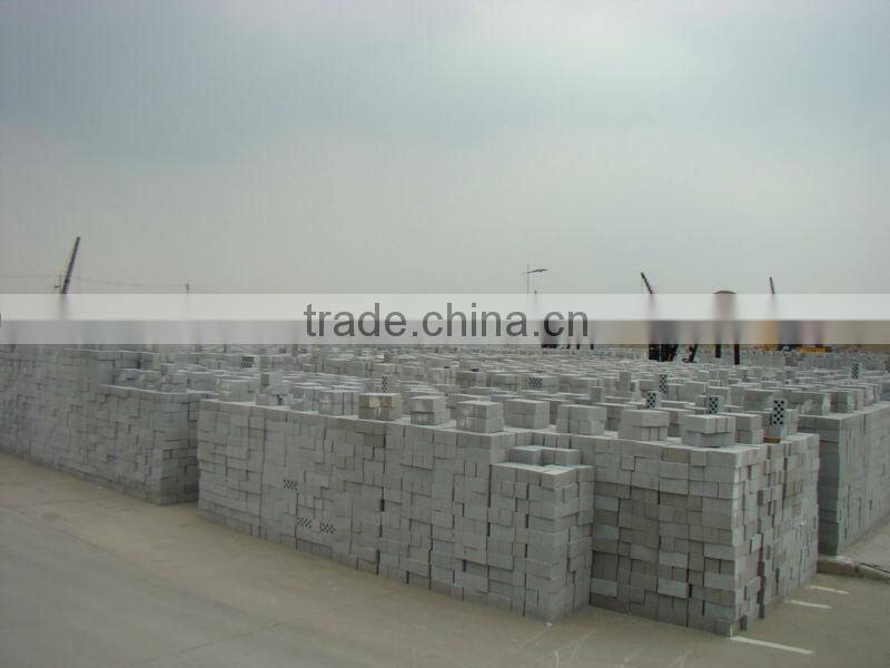 Automatic bi-directional pressing equipment for aerated block with high density