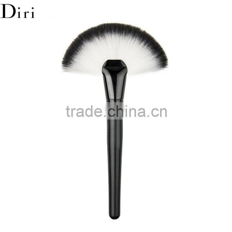 New 1pc Soft Makeup Large Fan Brush Blush Powder Foundation Make Up Tool