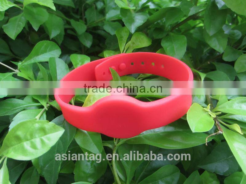 Smart silicone chip ntag203 silicone rfid wristband mad