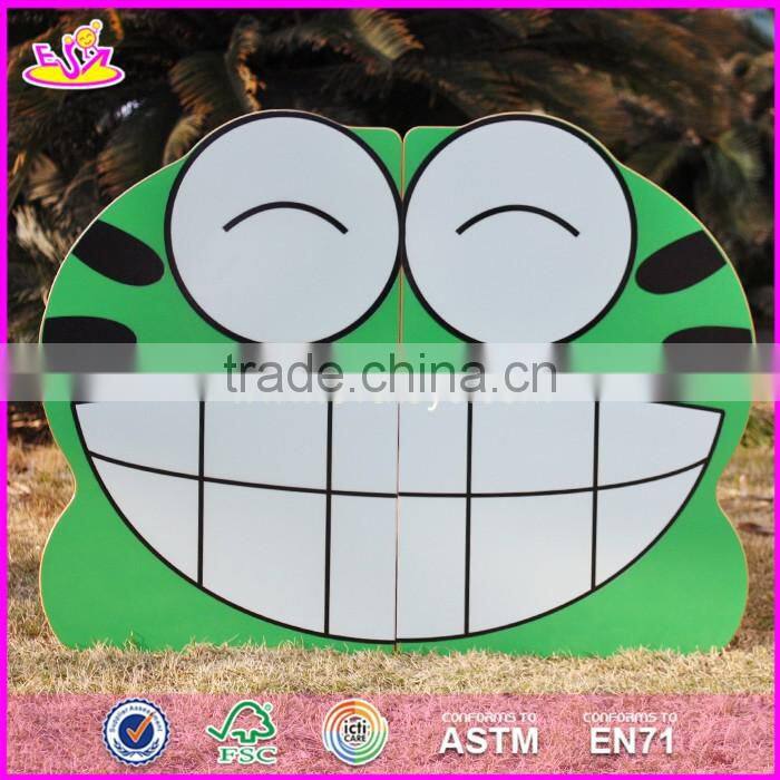 2017 New design double sided frog wooden kids toy storage W08C213