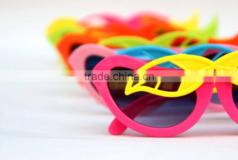 Leaves Shape Kids Glasses Folding Kids Sun Glasses Fashionable Folding Plastic Sunglasses