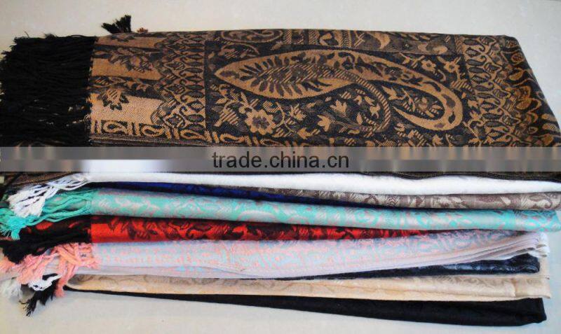 Wholesale factory classic rayon jacquard paisley floral latest shawl for women