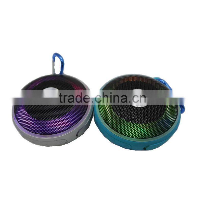 2016 newest sports outdoor waterproof bluetooth speaker with hook