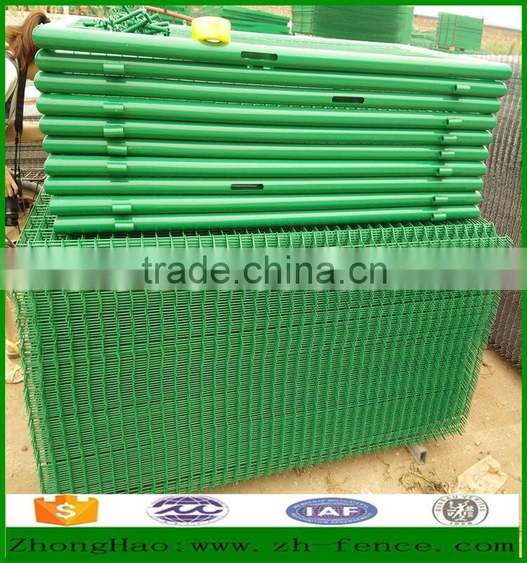 Factory direct sale powder coated triangle bending fence / peach shape post fence