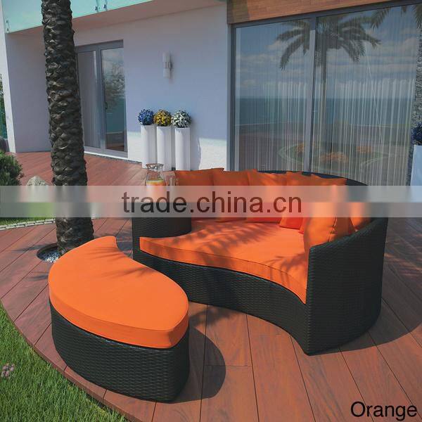 Beach Chair - Curve Rattan Wicker Lounge chair - Love Sun Lounger - Resin Rattan Sunbed