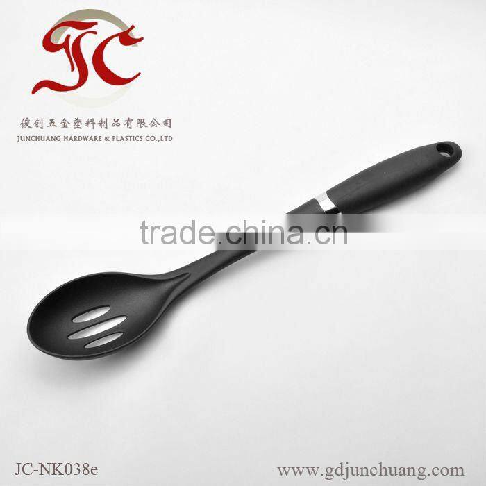 China manufacture best useful nylon slotted spoon