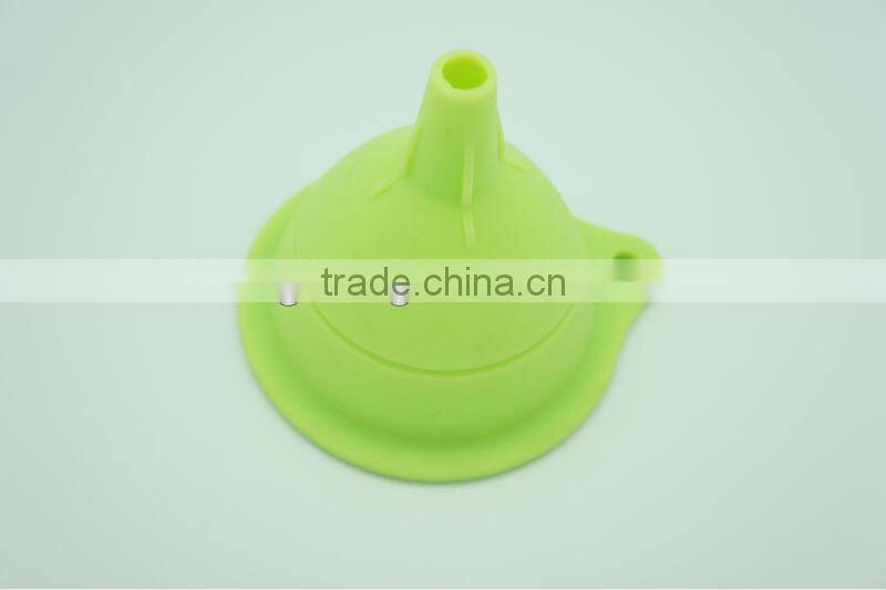 Wholesale food grade silicone collapsible foldable funnel