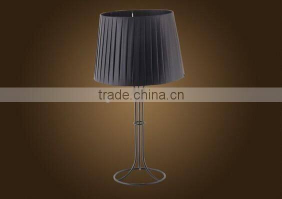 Modern Living Room Desk Lamp Metal Body With Fabric Lampshade Bedroom Table Lamp