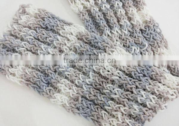 Plastic hand circular knitting machine/knitting loom