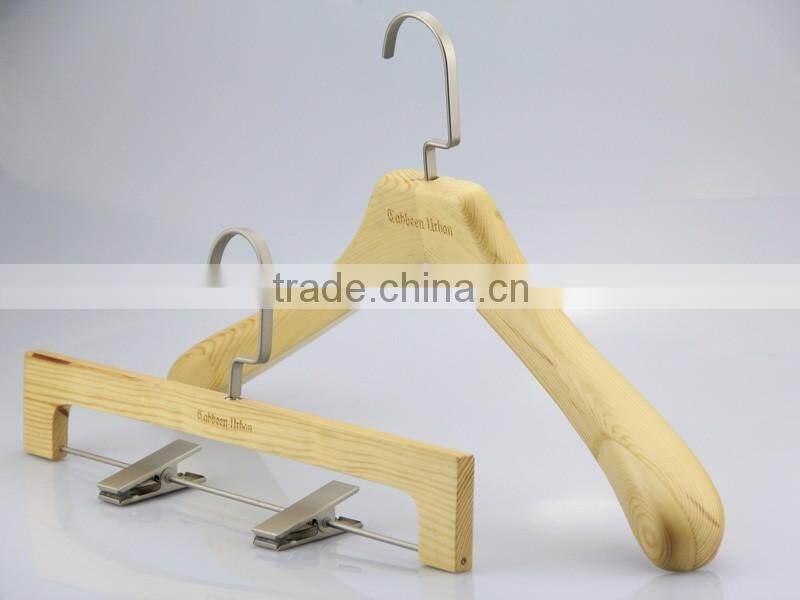 2016 best selling wooden hanger and pants hanger with special hook