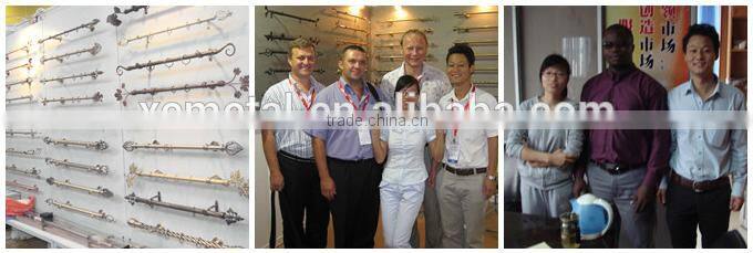 Extendable complete eyelet metal curtain pole with metal ball finials