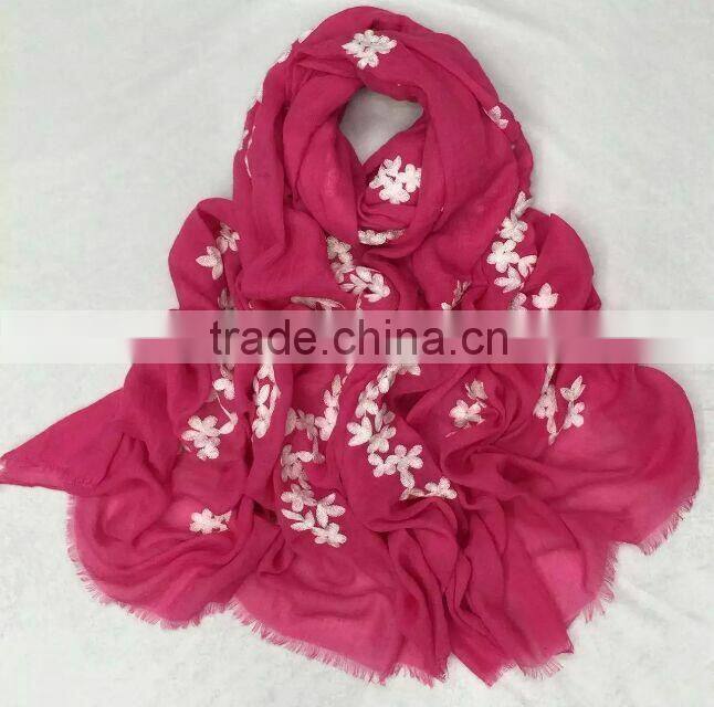 Wholesale Fringe Tassel Flower Embroidery Design Cotton Fashion Ladies Winter Shawl