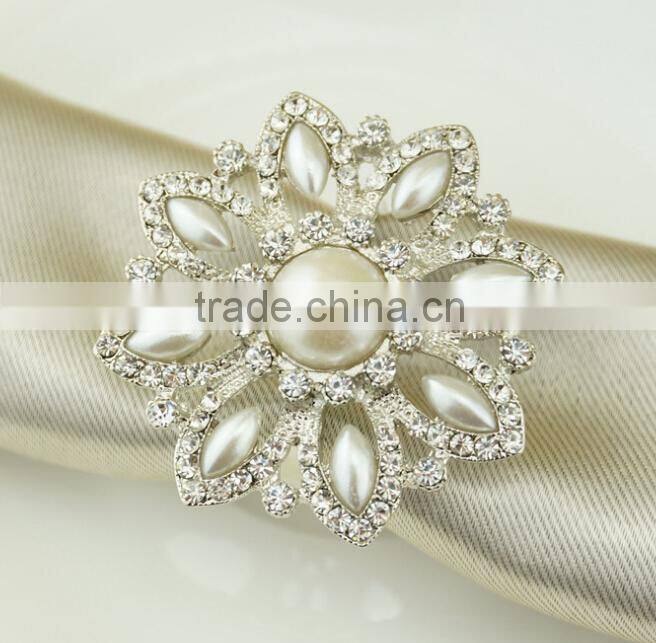 fashionable flower shape plastic pearls metal alloy napkin rings