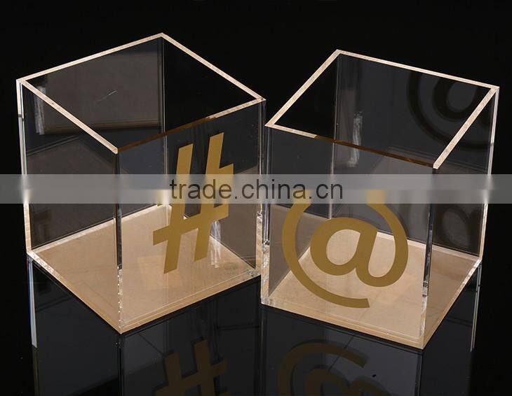 Hot Selling New Design Transparent Acrylic Pen Holder With Pattern