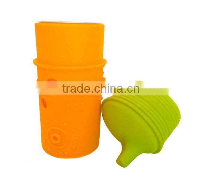 Made in china Creative glass water bottle with silicone sleeve,silicone bottle sleeve