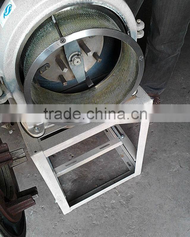 Electric corn grinder for chicken feed