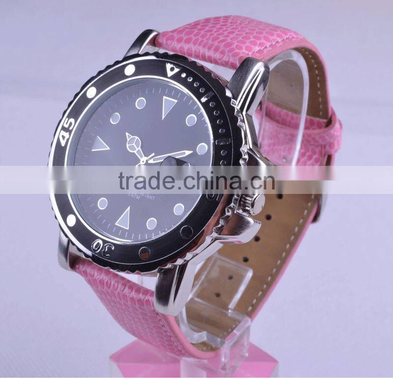 Graceful vogue delicate cute lucky ladies and girls pink artificial leather wristband watch