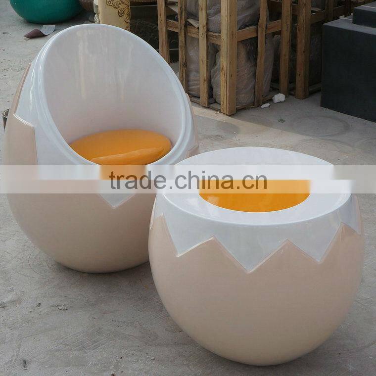 Fiberglass outdoor egg table and chair