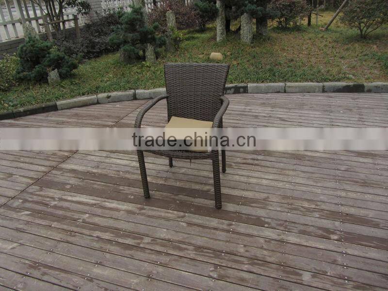 Outdoor rattan dining chair