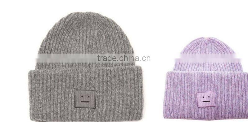 Europe and the United States face labeling box embroidered in autumn and winter lovers of woolen hat knitted cap pointe