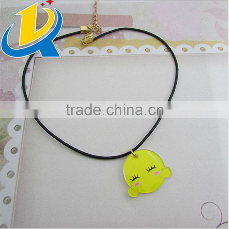 Emoji 30cm chain custom plastic necklace with wholasale