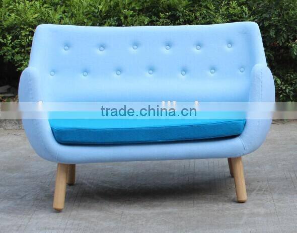 2 seats Finn Juhl wood legs Pelican chair