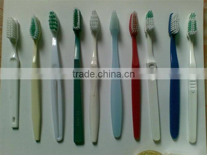 15 new style N03 high quality Hotel disposable toothbrush and toothpaste packed in small box professional supplier of dental kit