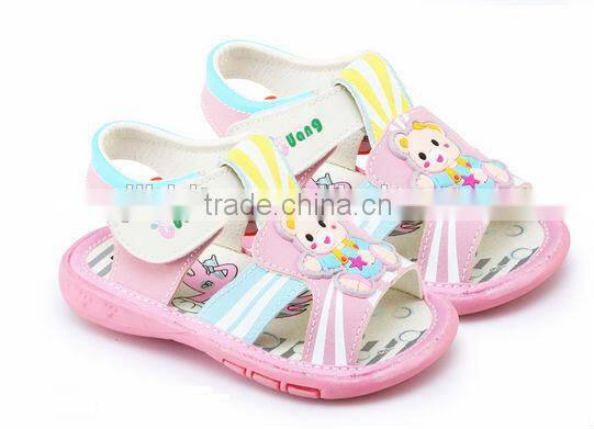 Fashion squeaky baby shoes for girls