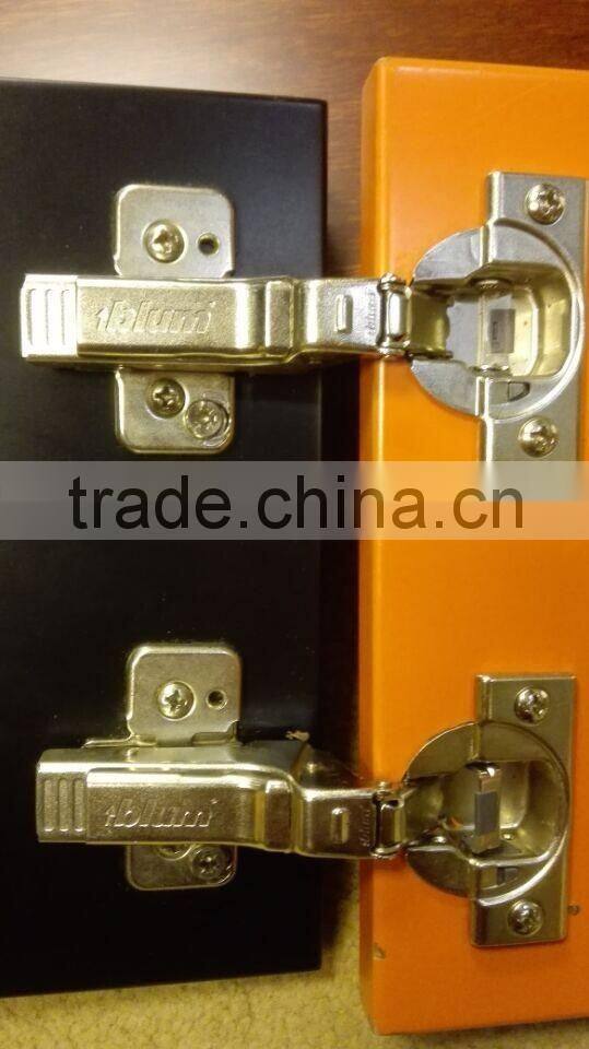 costom style walk in closet