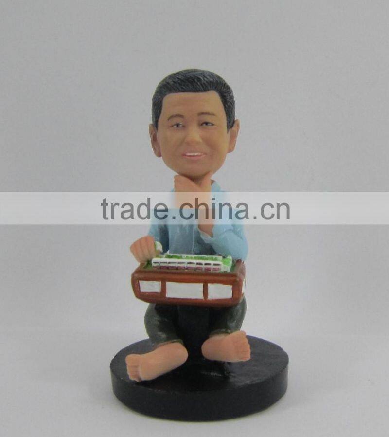 New Fashion Custom Made Resin play cards/Mahjong man Figurine