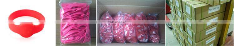 2017 new wristbands silicone UHF+HF dual frequency rfid silicone wristband