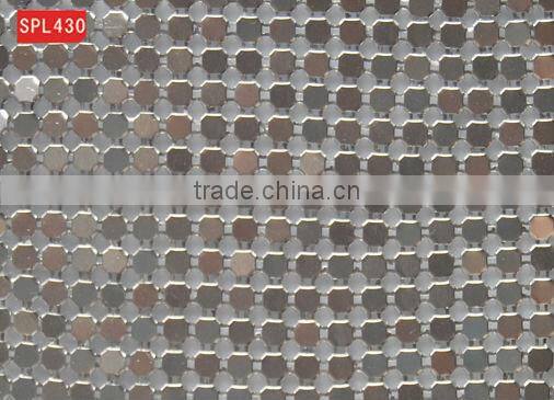 Shimmering mesh metal fabric for screen