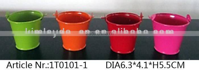 decorative powder coated tin bucket with wooden handle