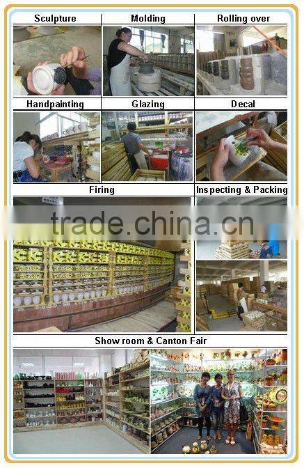 Christmas red ceramic candle holder in round shape