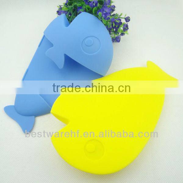 silicone rubber mini glove fish shaped animal shape oven mitt