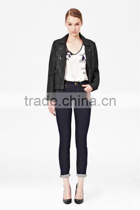 Floral Print Sleeveless Vest Top with Contrast Piping Detail