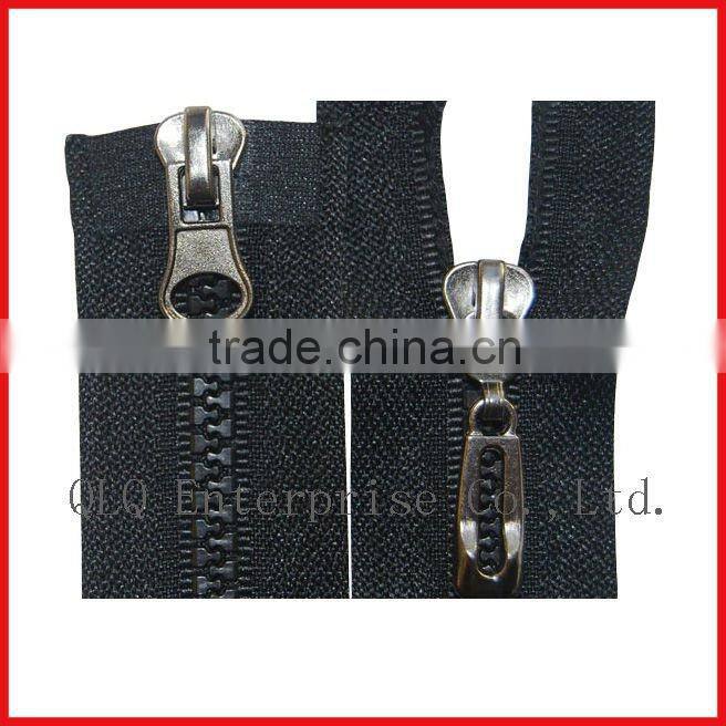 Two Ways Plastic Zip with Sliders