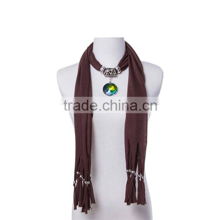 2016 New design round crystal stones pendant scarf
