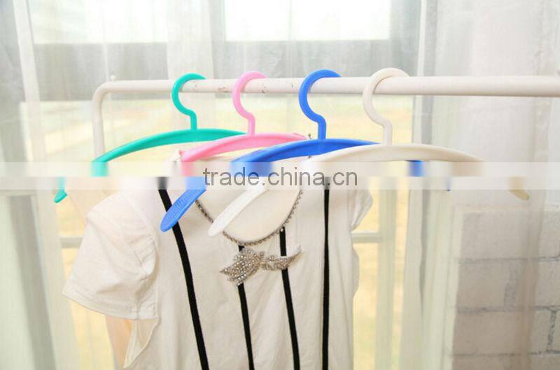 Plastic Halfmoon Curved Non-slip Coat hanger,Hanging Hook