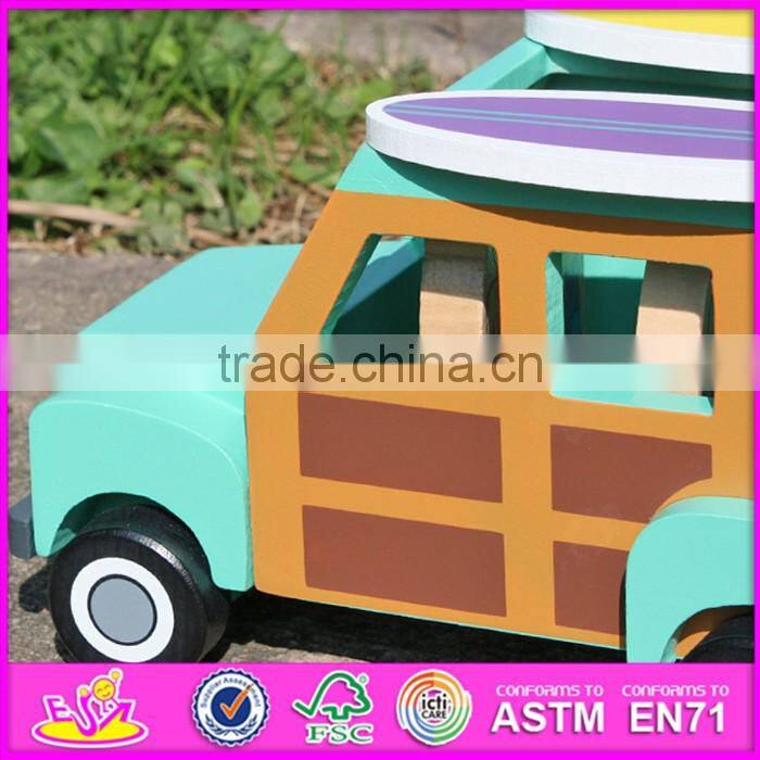 2017 New products funny dog and four people wooden car for kids W04A314