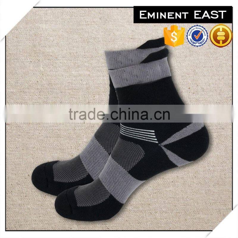 customized functional design coolmax semi-terry sport socks