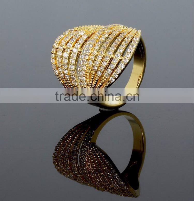 Newest Design Saudi Love 18K Gold Clear Stones Elegant Bridal Jewelry Ring in CZ