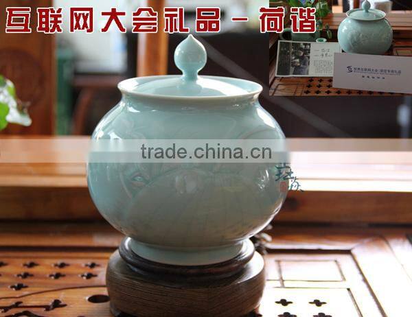 Longquan celadon Hand, load, and Internet Conference gifts
