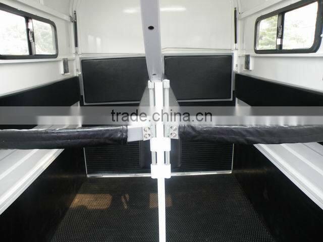 2 horse float straight load