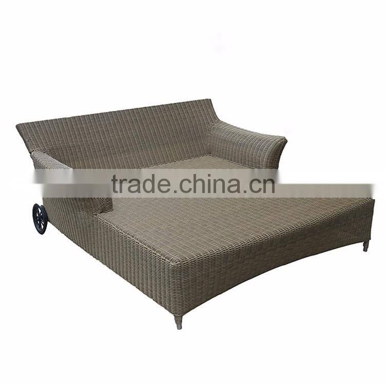 Outdoor Rattan Furniture Wicker Chaise Lounge Chair Pool Two Seat Sofa Lounge Chair Wheels